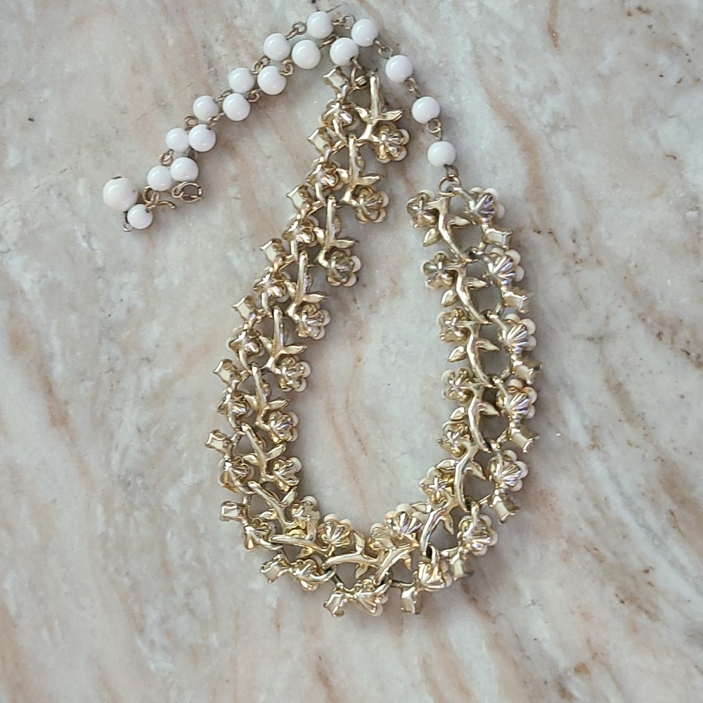 2/$20 Vintage Floral Choker Necklace - Picture 6 of 7